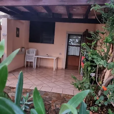 Villetta Al Mare Sa Babbaiola بيت للعطل *